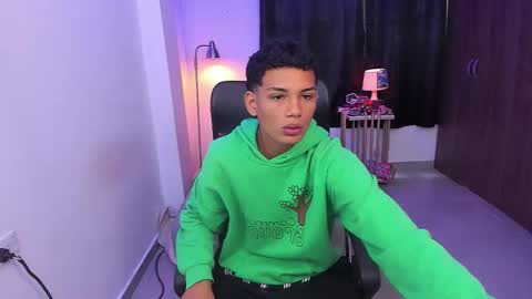 snak_master1 online show from November 18, 2:53 pm