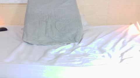 Snapshot of sneakyy_fantasy chatting on March 12, 7:35 am Hellen  online show from March 12, 7:35 am