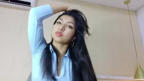 Snapshot of sneakyy_fantasy chatting on September 10, 4:24 am Hellen  online show from September 10, 4:24 am