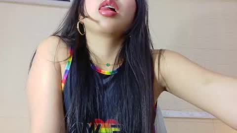 Snapshot of sneakyy_fantasy chatting on September 18, 4:49 am Hellen  online show from September 18, 4:49 am