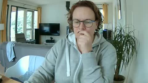 Snoeske and Woodwurm online show from December 3, 12:23 pm