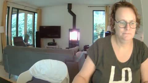 Snoeske and Woodwurm online show from February 11, 4:02 pm