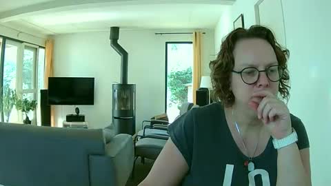 Snoeske and Woodwurm online show from March 10, 1:54 pm