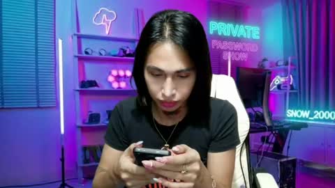 snow_2000 online show from May 31, 4:39 pm