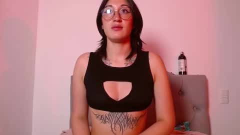 IG     OF red moonn online show from February 7, 3:19 pm