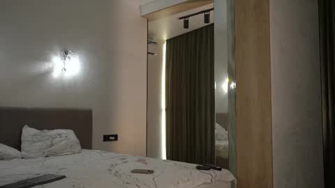 Candice Snow online show from September 17, 2:53 pm