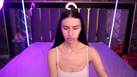 snow_whiteeex online show from February 9, 7:12 am