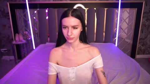 snow_whiteeex online show from March 23, 8:30 am