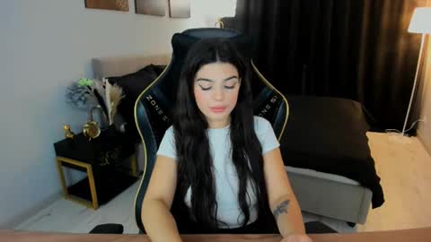 snowingwinter online show from October 1, 8:30 pm