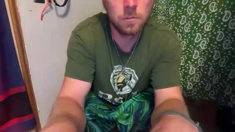 snowtrooper888 online show from May 25, 4:40 am