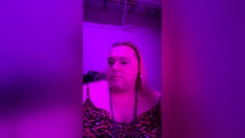 Pink  Pretty online show from May 13, 8:35 am