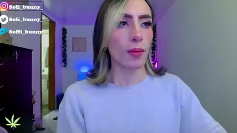 soffi_bunny_ online show from July 1, 8:56 am