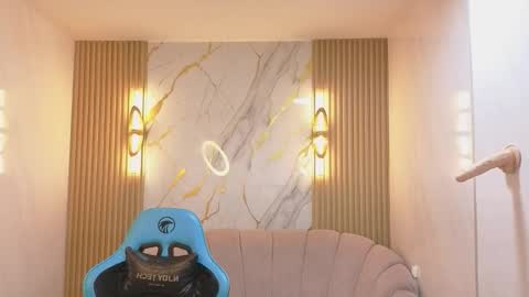 soffia_b online show from November 22, 10:18 pm