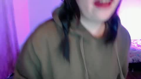 Sofi Lynch online show from January 18, 5:05 am