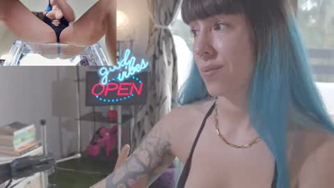 Sofi Mora online show from February 18, 3:31 pm