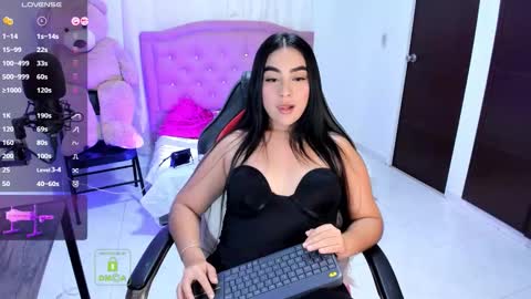 Snapshot of sofi_ruiz_ chatting on September 23, 9:43 pm Sofia online show from September 23, 9:43 pm