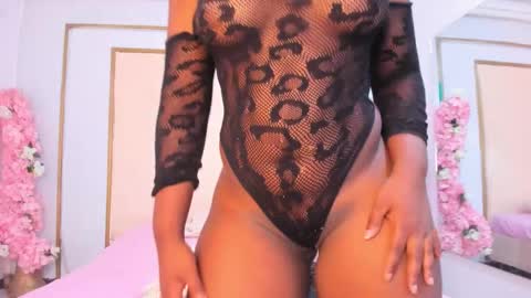 sofia_johnsoon online show from December 18, 1:06 pm