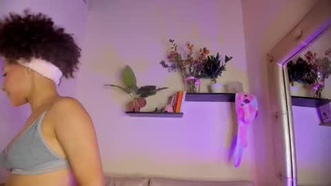 S O F I A  online show from March 19, 9:20 pm