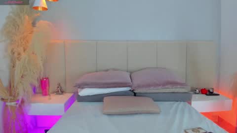 Snapshot of sofia_pamela chatting on October 8, 7:20 pm SOFIA PAMELA online show from October 8, 7:20 pm