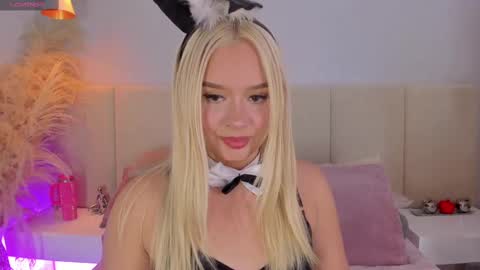 Snapshot of sofia_pamela chatting on September 13, 8:00 pm SOFIA PAMELA online show from September 13, 8:00 pm