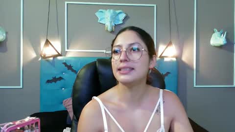 Snapshot of sofia_white3 chatting on October 24, 11:33 am Sofa online show from October 24, 11:33 am
