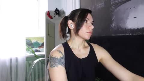 Snapshot of sofiafoster chatting on October 2, 9:41 am Sofia online show from October 2, 9:41 am