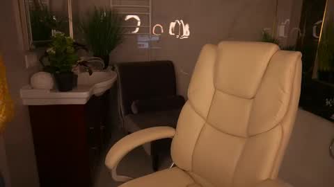 SofiaLuxuryy online show from April 23, 8:21 pm