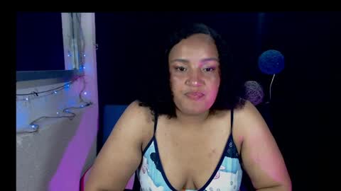 sofiaroyal23 online show from April 2, 3:14 am