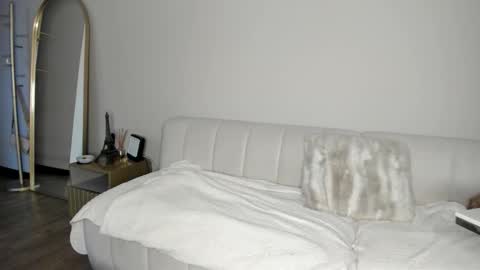 SOFIA   online show from November 27, 10:17 pm