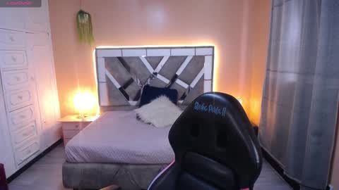 sofii_cute01 online show from March 6, 2:08 pm