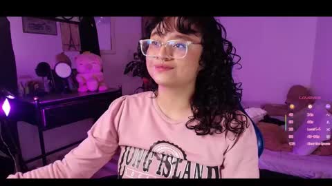 Demi Sofia online show from December 1, 6:39 pm