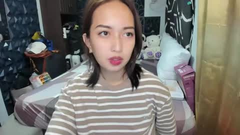 Snapshot of soft_angel8 chatting on October 9, 2:11 pm Angel online show from October 9, 2:11 pm