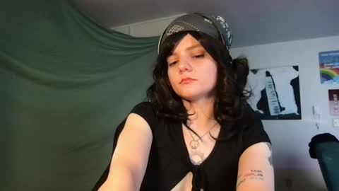 softgothlover online show from April 1, 1:06 am