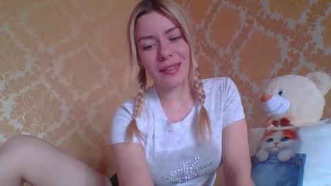 softy_aura online show from June 2, 11:34 am
