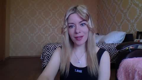 softy_aura online show from April 27, 10:24 am