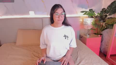 sofy_castroo online show from November 22, 3:49 am