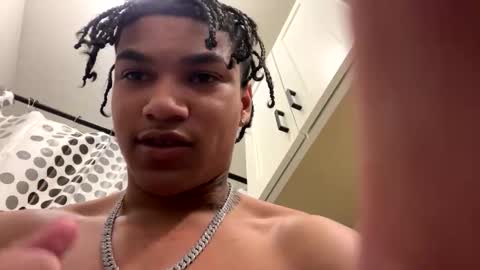 SolanaAndAjizzle online show from March 31, 1:06 am