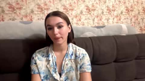 Hello My name is Jane  im new model here and little but shy but curious. online show from October 14, 3:26 pm