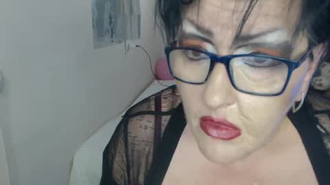 sondrariddle online show from November 10, 11:29 pm