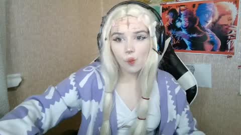 Mila online show from April 8, 4:10 pm