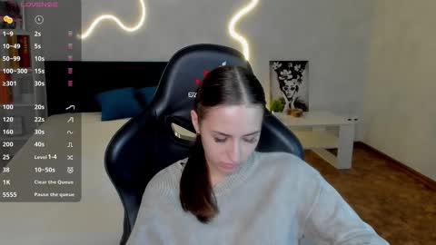 Snapshot of sony_mayy chatting on October 23, 1:51 am sony_mayy online show from October 23, 1:51 am