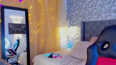 sophie online show from September 11, 9:38 pm