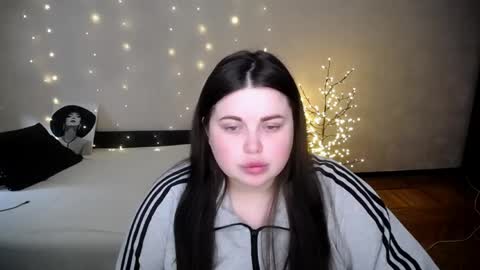 sophia__olsen online show from April 11, 7:13 am