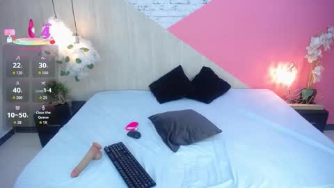 sophia_brunette21 online show from December 17, 11:28 am