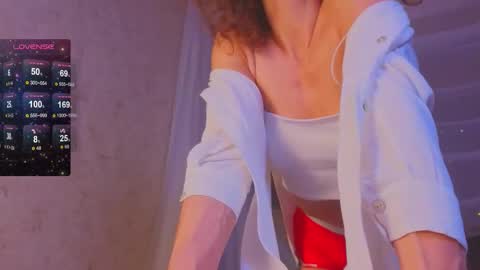 Snapshot of sophia_dreamy chatting on September 25, 8:43 am Sophia online show from September 25, 8:43 am