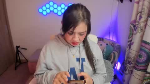 sophia_grants online show from January 8, 5:57 am