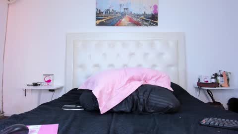 Sophia Harper online show from December 5, 3:01 pm