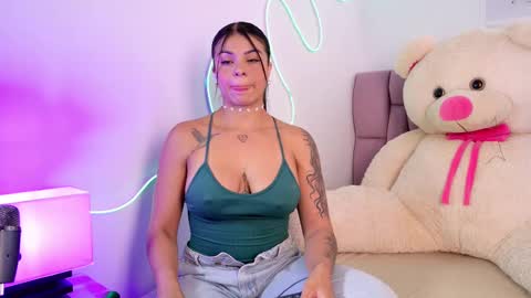 Snapshot of sophia_karsonn chatting on October 1, 6:18 pm Sophia Carson online show from October 1, 6:18 pm