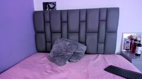 Snapshot of sophia_lemos chatting on February 26, 1:54 pm Sofia  online show from February 26, 1:54 pm
