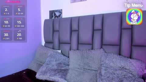 Snapshot of sophia_lemos chatting on February 8, 2:05 pm Sofia  online show from February 8, 2:05 pm